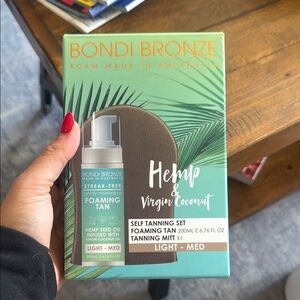 Hemp Virgin Coconut Self Tanning Set - Light to Medium New In Box